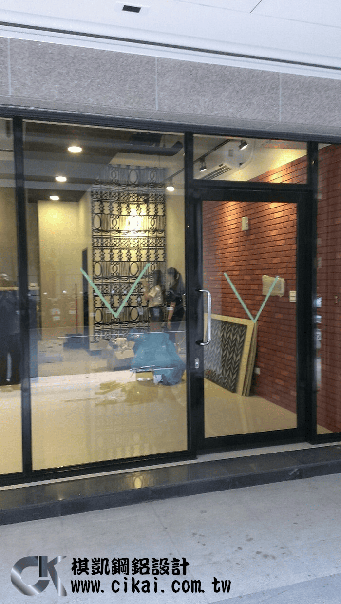 【工程實績】台北黑色店面門