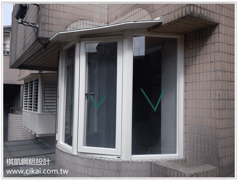 【工程實績】土城明德路-陽台凸窗、活動百葉